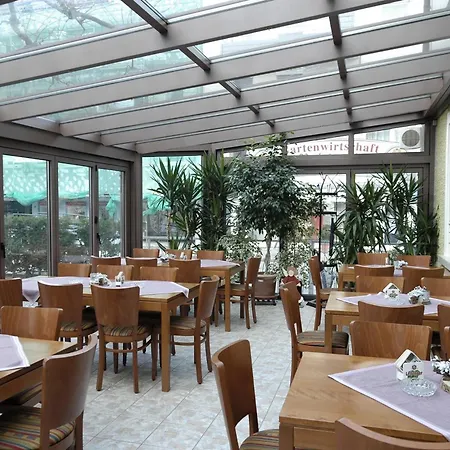 Hotel Rebstock 3*
